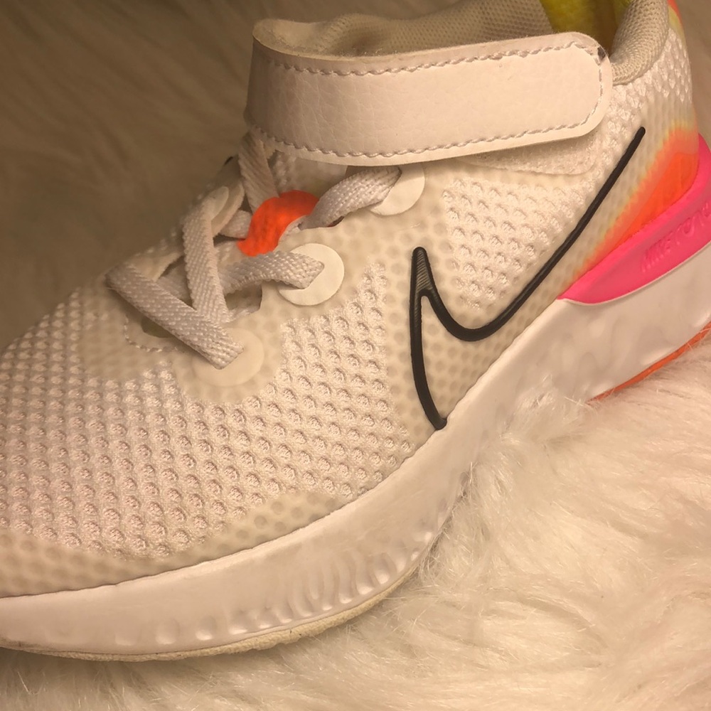 Girls Nike Renew shoe size 12